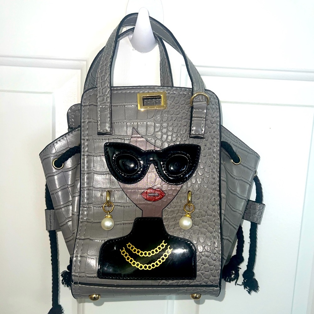 Artistic purse